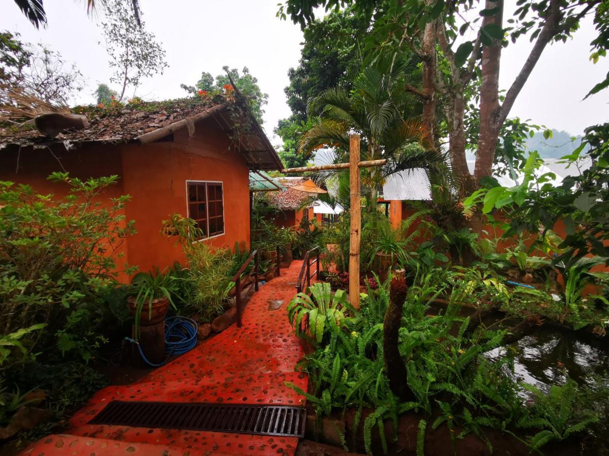 บ้านดินโฮมสเตย์ ปางอุ๋ง Ban Huai Makhuea Som Экстерьер фото